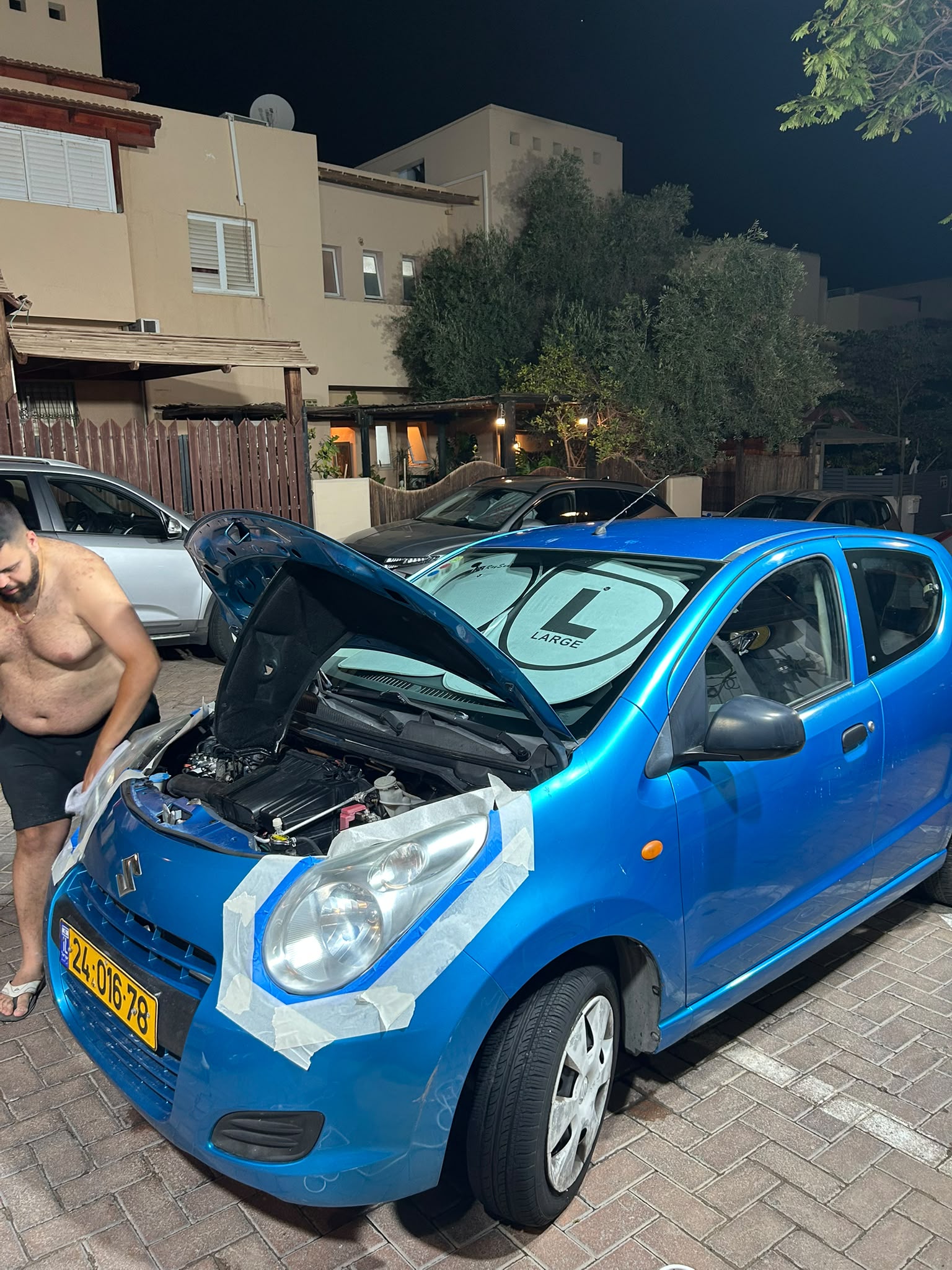 גיא בעשייה ובתחביבים