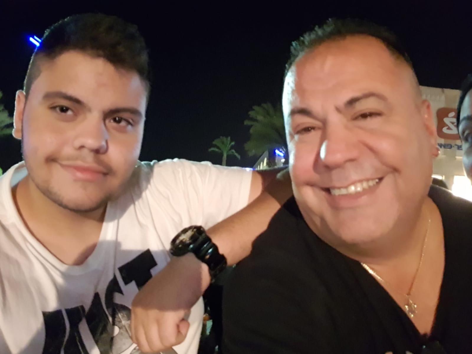 רגע של גיא עם המשפחה