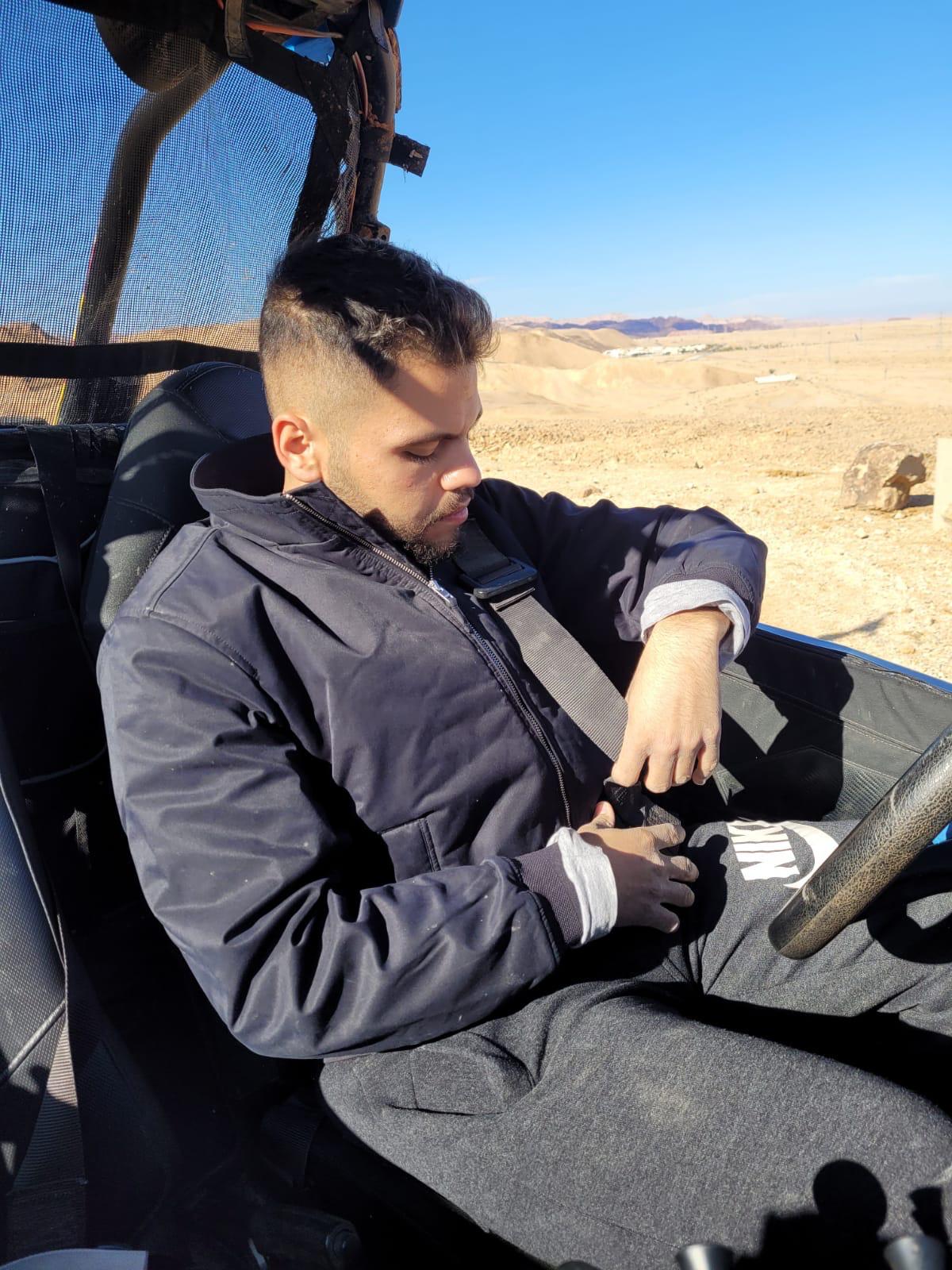גיא בעשייה ובתחביבים